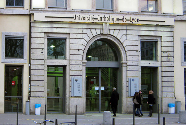 Université Catholique de Lyon Université Catholique de Lyon